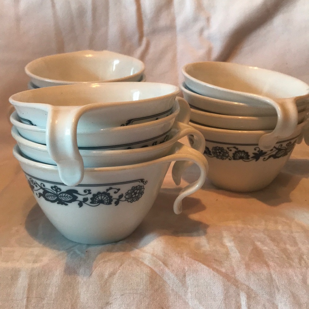12 Corelle Livingware Old Town Blue Onion Coffee